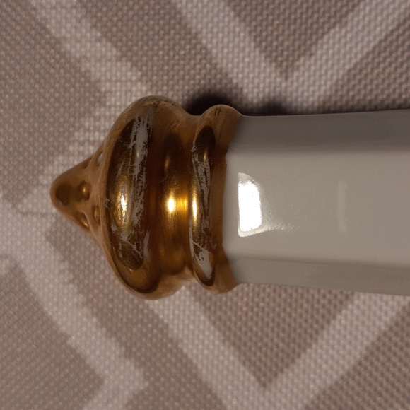 Germany made white and gold Salt and pepper shakers - Picture 3 of 5